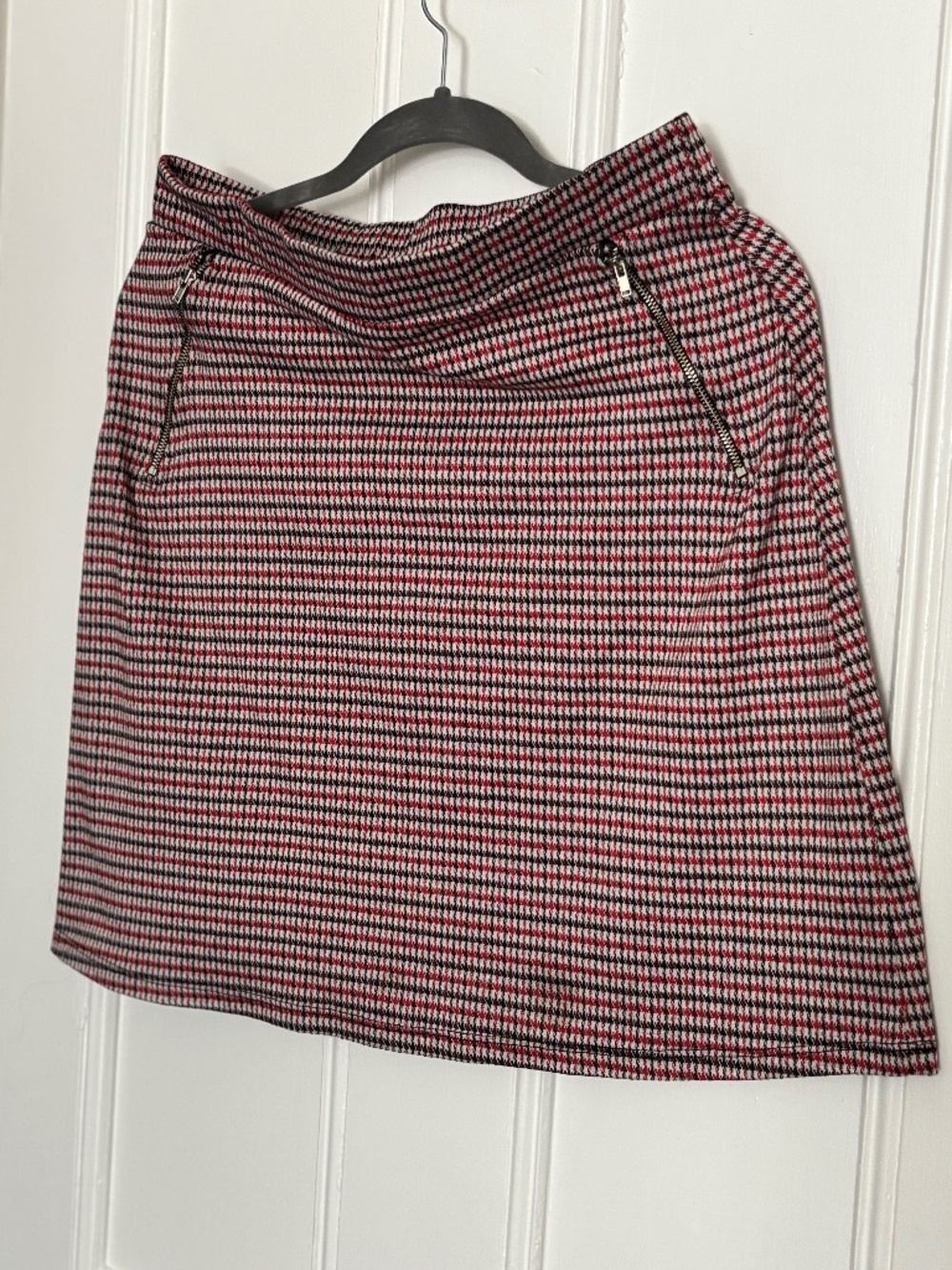 Le Lis  Houndstooth Skirt